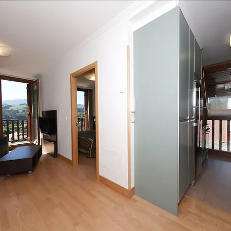 Talaimendi Apartamentuak דירה