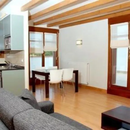 Talaimendi Apartamentuak * Zarautz